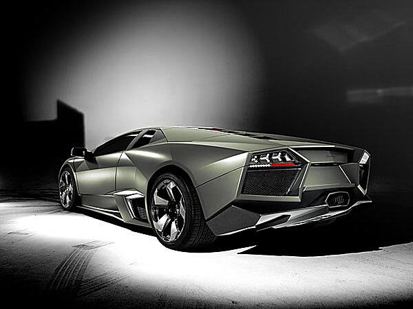 Ламборгини авентадор