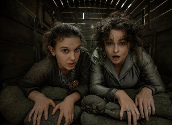 Энола Холмс 2 фильм 2022