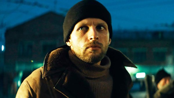 Петровы в гриппе фильм 2021 Постер