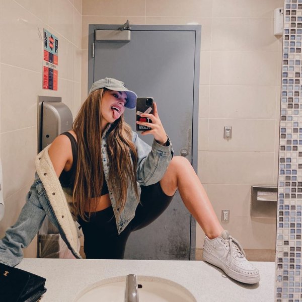 Селфи в большом зеркале