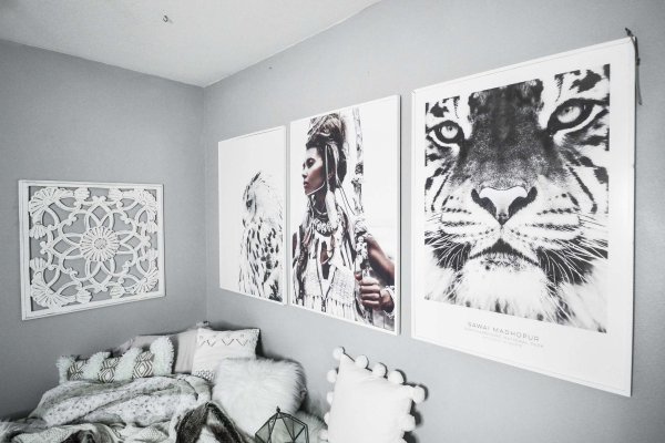 Дизайнерские постеры для интерьера