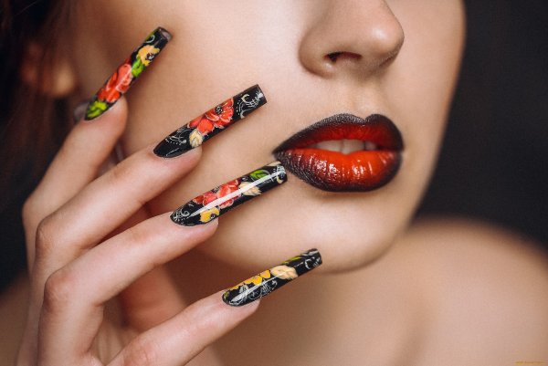 Плакат ногти