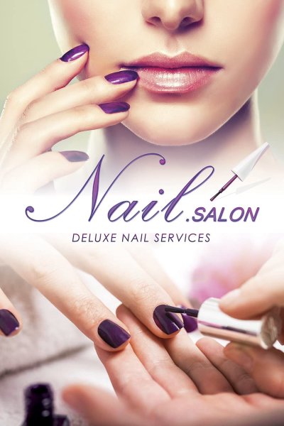 Девушка с красивым маникюром