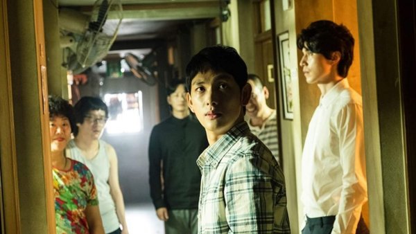 Ли Дон УК незнакомцы из ада 2019