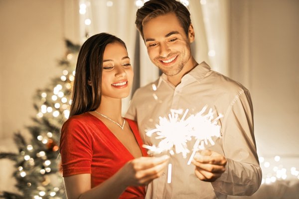 Пара на праздники Постер