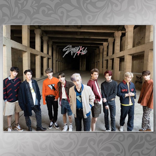 Группа Stray Kids