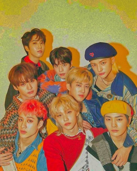 Группа Stray Kids
