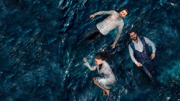 Кара Севда Постер