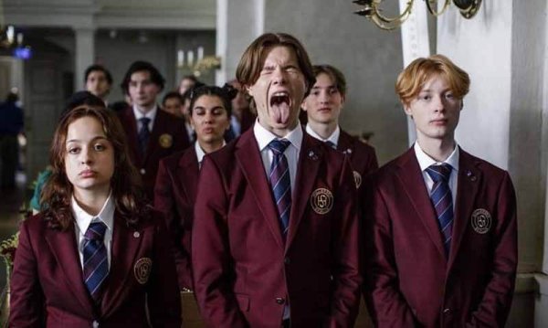 Молодые монархи сериал Нетфликс