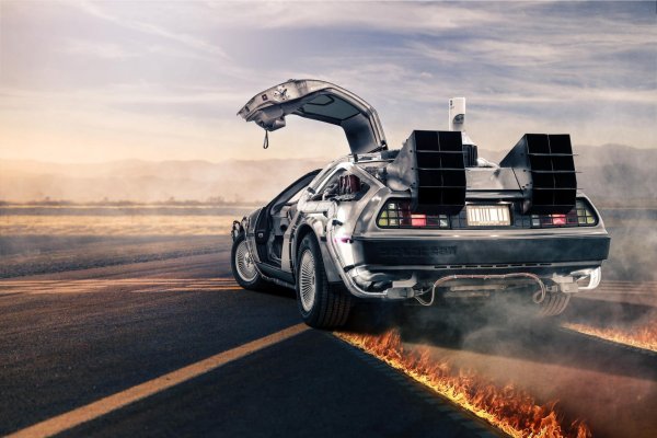 DELOREAN DMC-12 назад в будущее