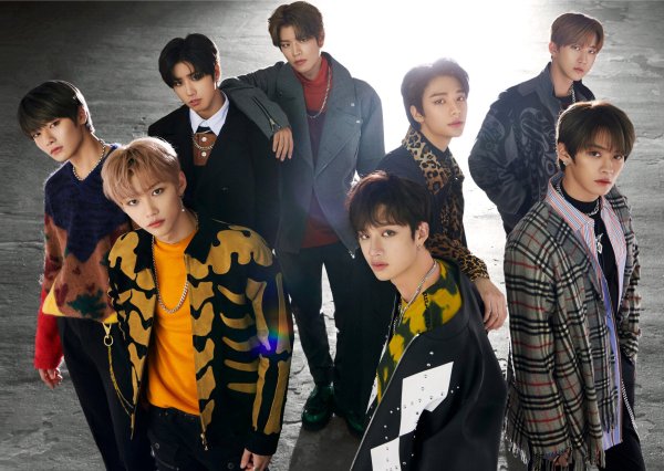 Корейская группа Stray Kids