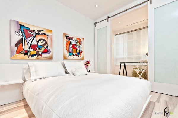 Современные картины в спальню