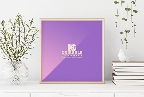 Рамка на стене мокап