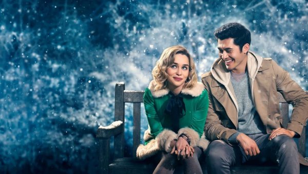 Эмилия Кларк в фильме Рождество на двоих