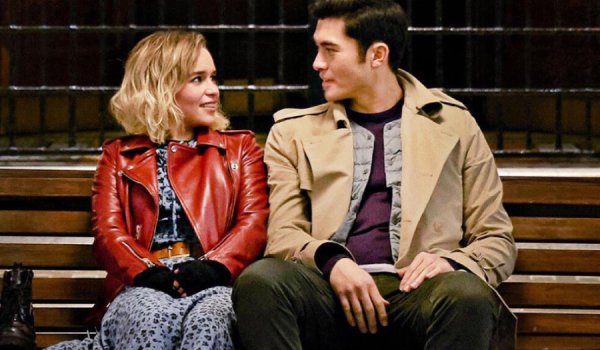 Эмилия Кларк в фильме Рождество на двоих