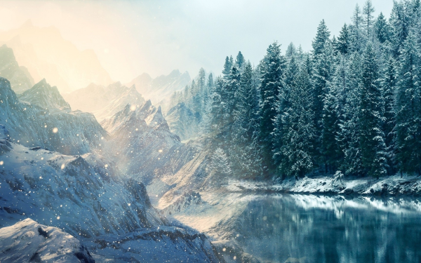 Река на фоне заснеженной горы