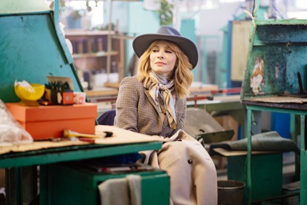 Жена олигарха актриса