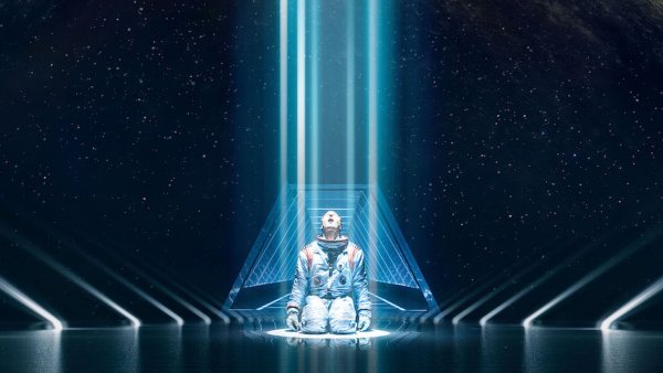 Moonfall 2022 Постер