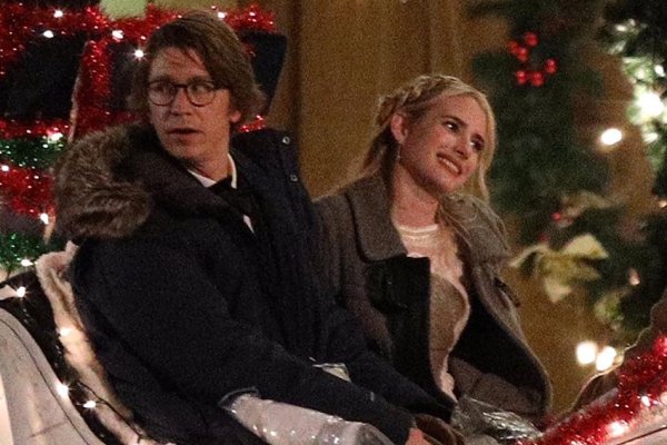 Ирония судьбы в Голливуде 2022 Постер