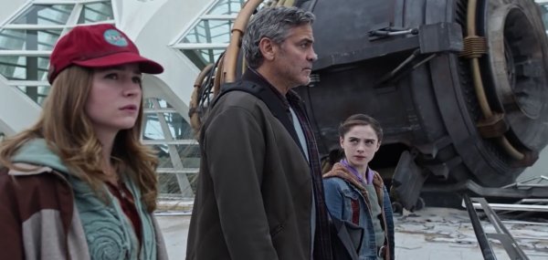 Бритт Робертсон земля будущего