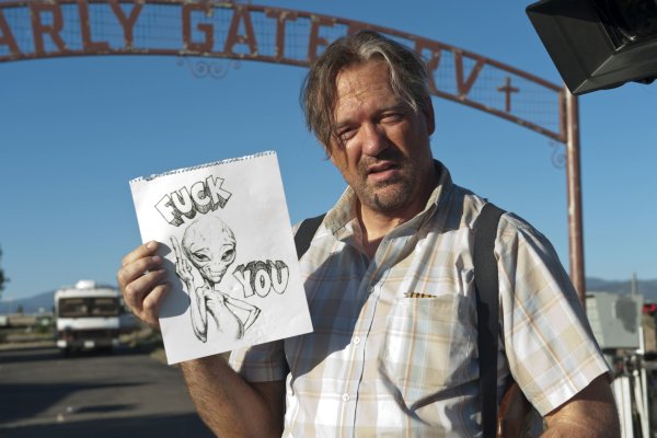 Пoл: ceкретный матepиaльчик (2011)