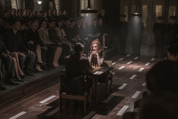 Ход королевы сериал Постер