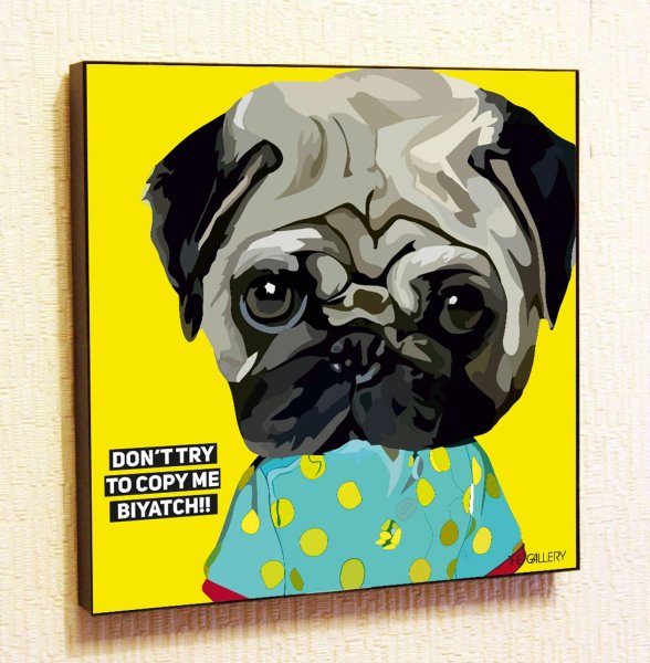 Мопс с плакатом