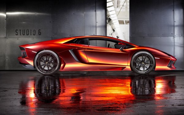Ламборджини 2021 красная
