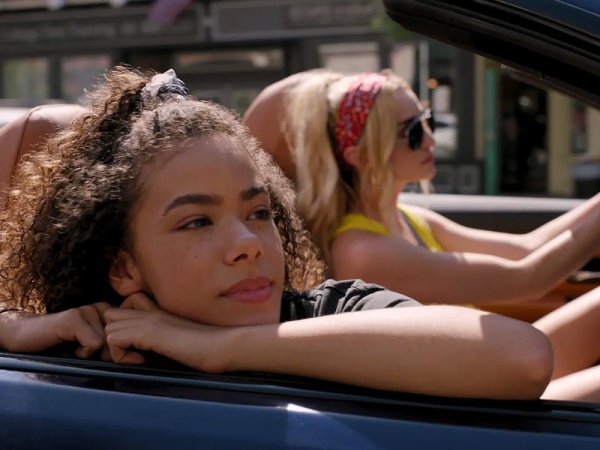 Джинни и Джорджия наклейки