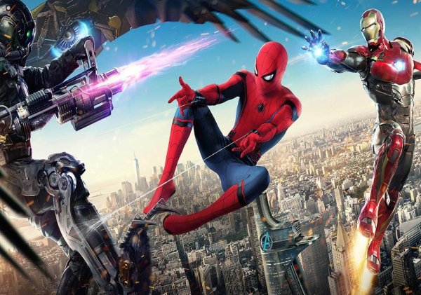 Человек-паук Возвращение домой Постер