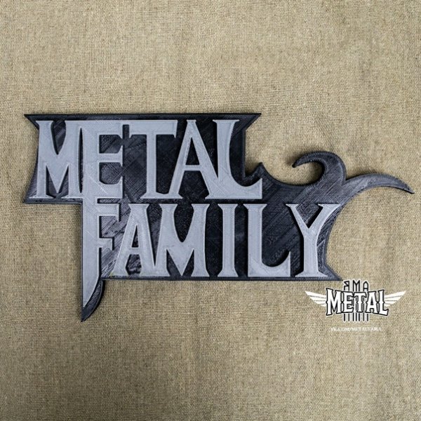 Метал Фэмили Постер