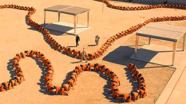 Человеческая многоножка фильм