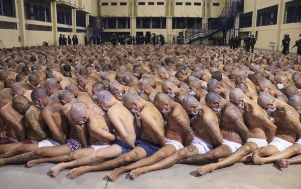 Человеческая многоножка фильм