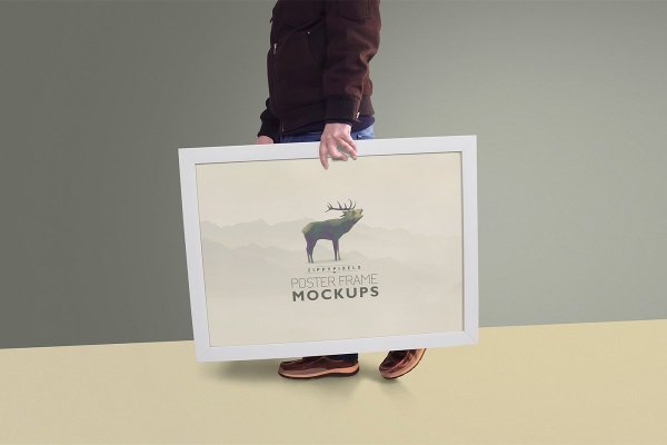 Мокап Постер в руках