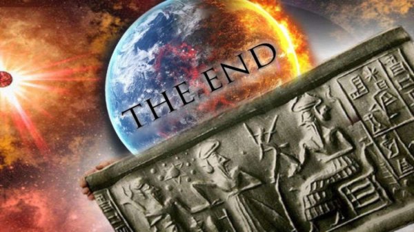 Девушка на фоне взрыва