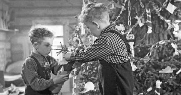 Чук и Гек фото на заборе