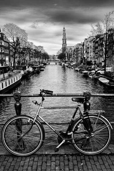 Красивые черно белые постеры