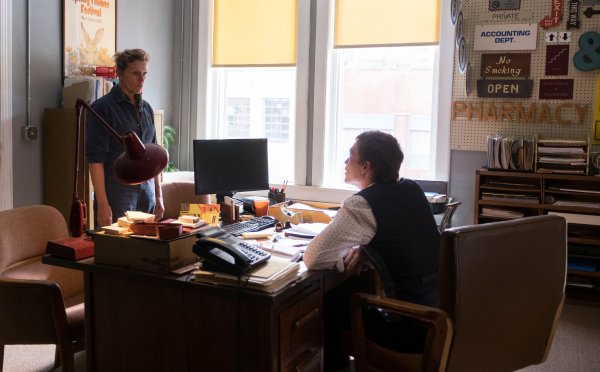 Три билборда на границе Ебинга Мусири 2017