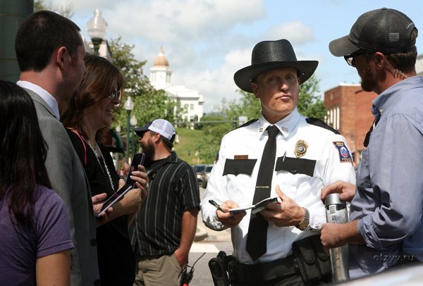 Вуди Харрельсон три билборда на границе Эббинга Миссури