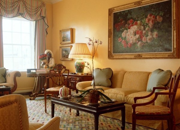 Классическая живопись в интерьере