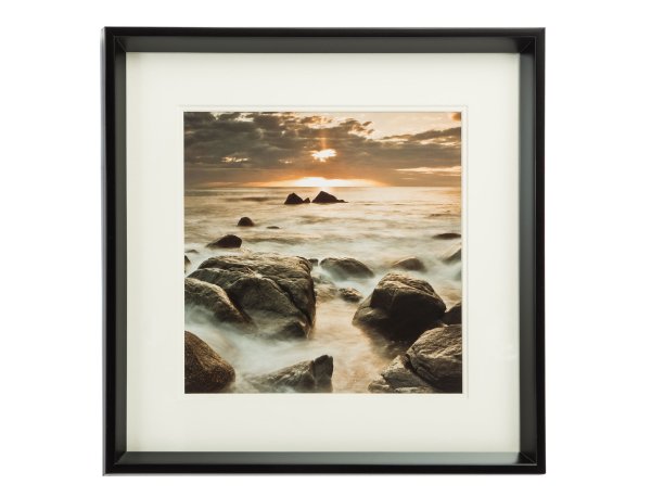 Картина в черной раме