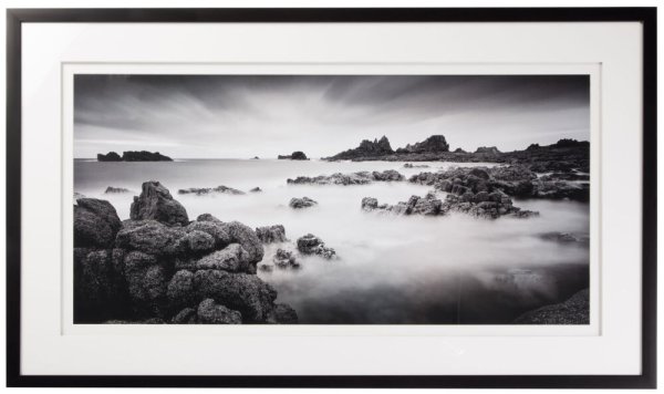 Рамка для картины черно белая