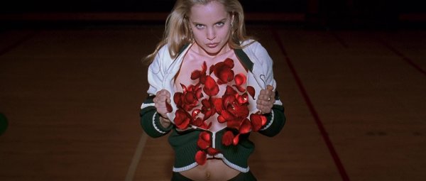 Мина Сувари красота по американски постельная сцена