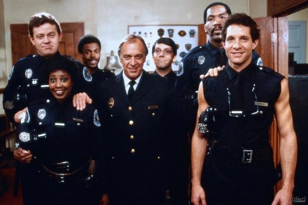 Полицейская Академия лейтенант Харрис