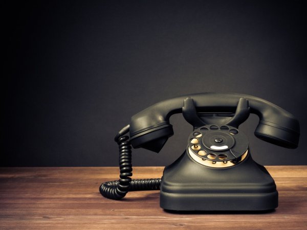 Черный телефон