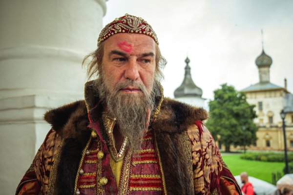 Грозный папа фильм 2022