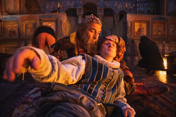 Грозный папа фильм 2022 кадры