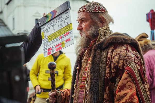 Отец фильм 2021