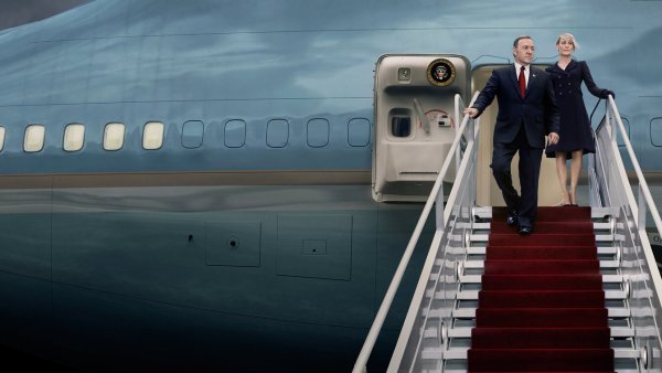 Карточный домик афиша