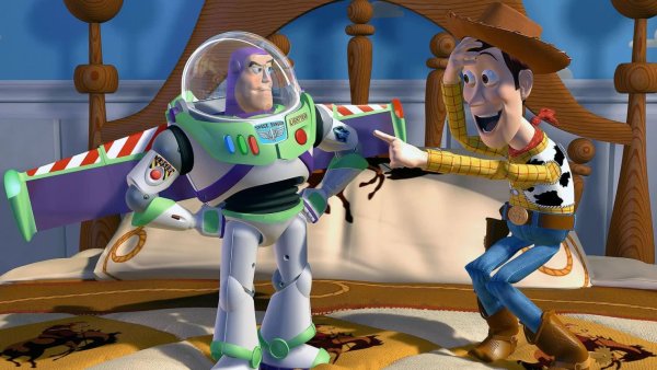 Базз Лайтер 2021